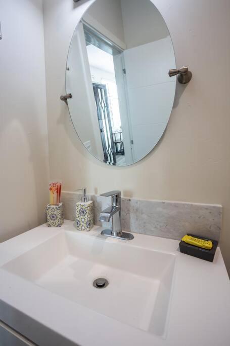 Prime Location - Awesome View -1 Bedroom Apartment San Diego Bagian luar foto